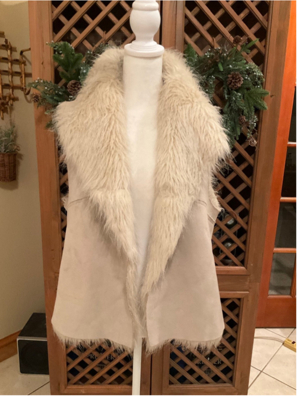 Karen Kane Faux Fur Trim Vest Small Cream Open Front